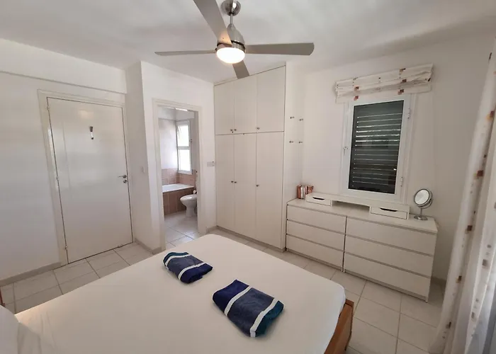 Cyprus Townhouse Pool Patio Aircon Free Parking Polis