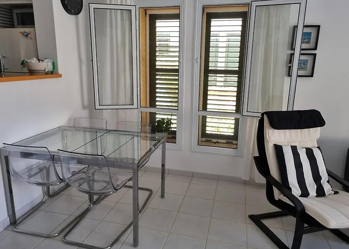 Cyprus Townhouse Pool Patio Aircon Free Parking *