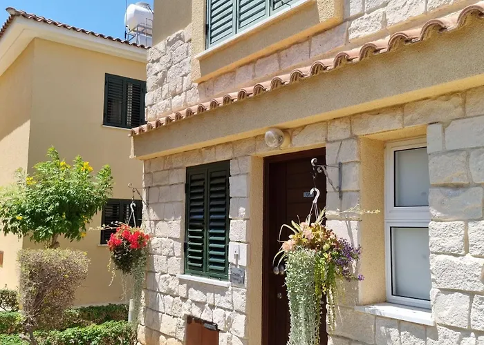 Cyprus Townhouse Pool Patio Aircon Free Parking * Polis