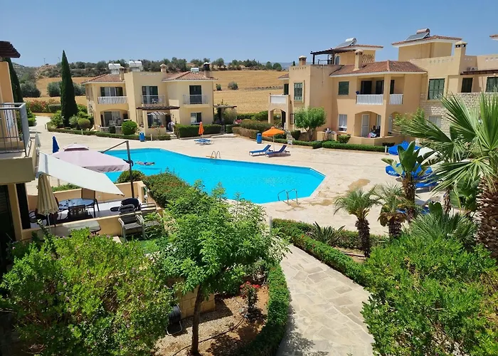 Cyprus Townhouse Pool Patio Aircon Free Parking Polis