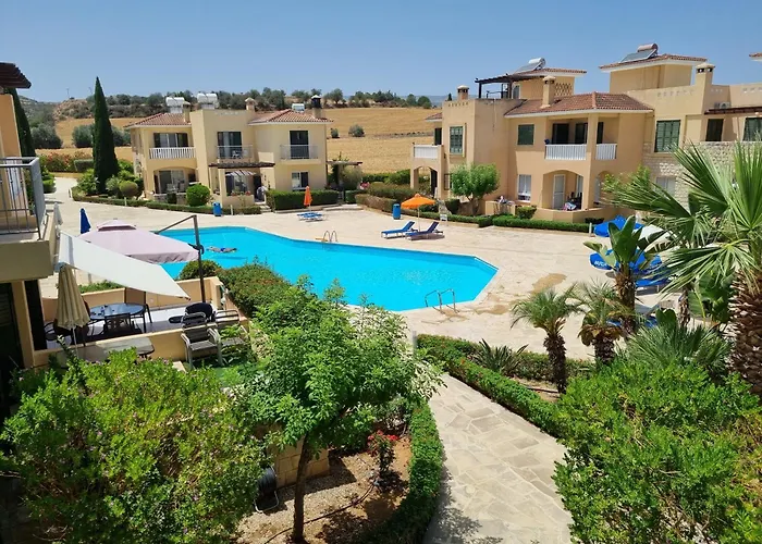 Cyprus Townhouse Pool Patio Aircon Free Parking Polis