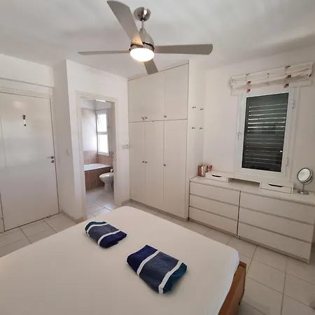 Cyprus Townhouse Queen Bed Pool Patio Air Freep Polis