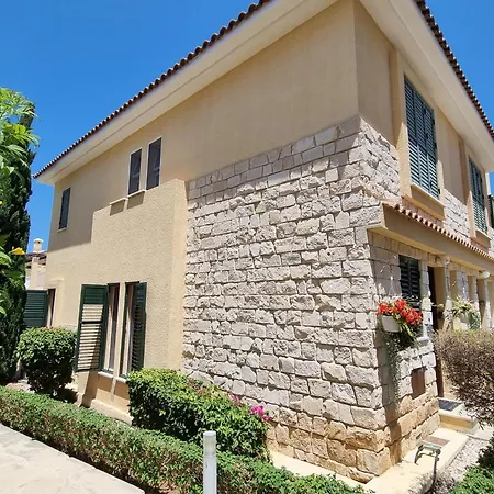 Cyprus Townhouse Pool Patio Aircon Free Parking Semesterbostad