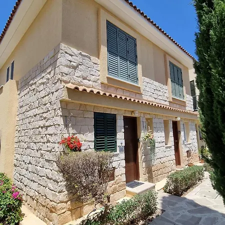 Cyprus Townhouse Queen Bed Pool Patio Air Freep Holiday home Polis