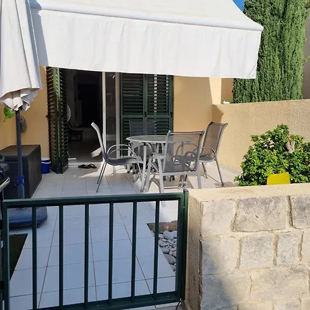 Cyprus Townhouse Pool Patio Aircon Free Parking